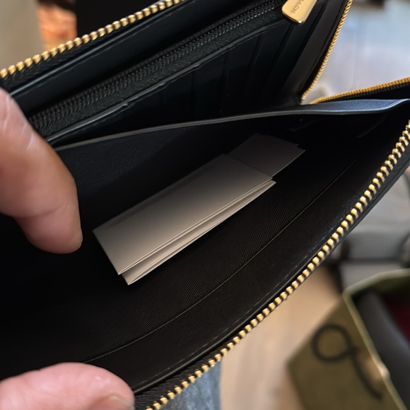 Soft leather Coach woman’s wallet - Picture 5 of 6